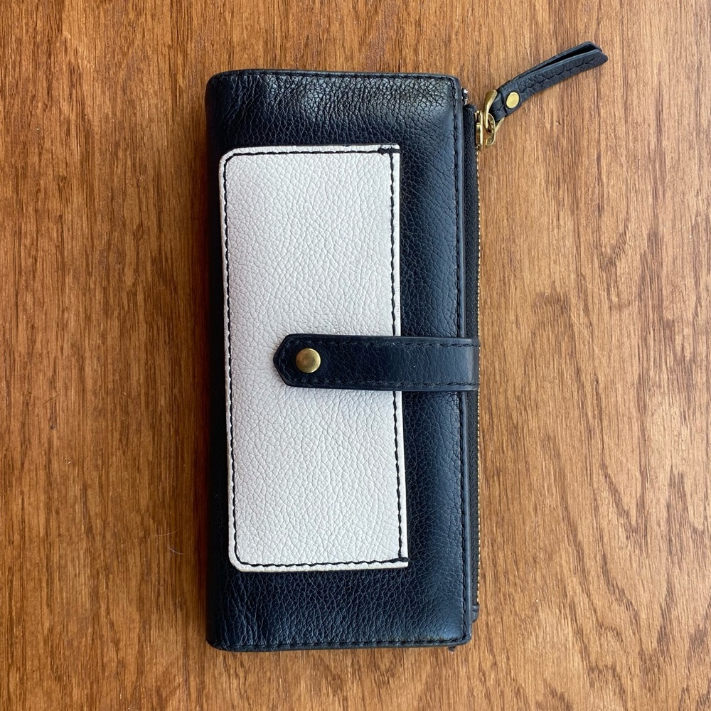 Black & White Fossil Wallet